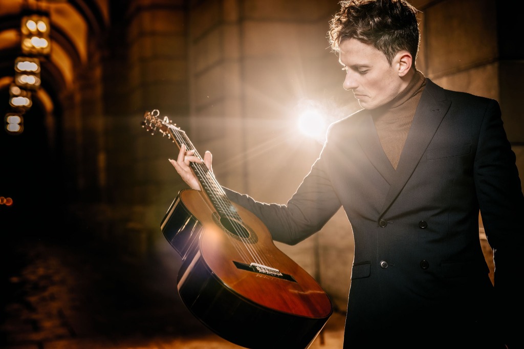 Lucas Campara Diniz — Guitar Flare